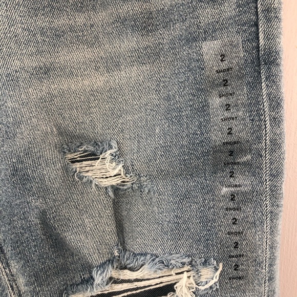 AE BNWT Mom Jeans 👖 - Picture 2 of 5